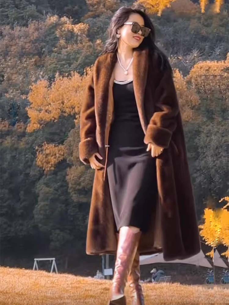 Women's genuine leather fur coat