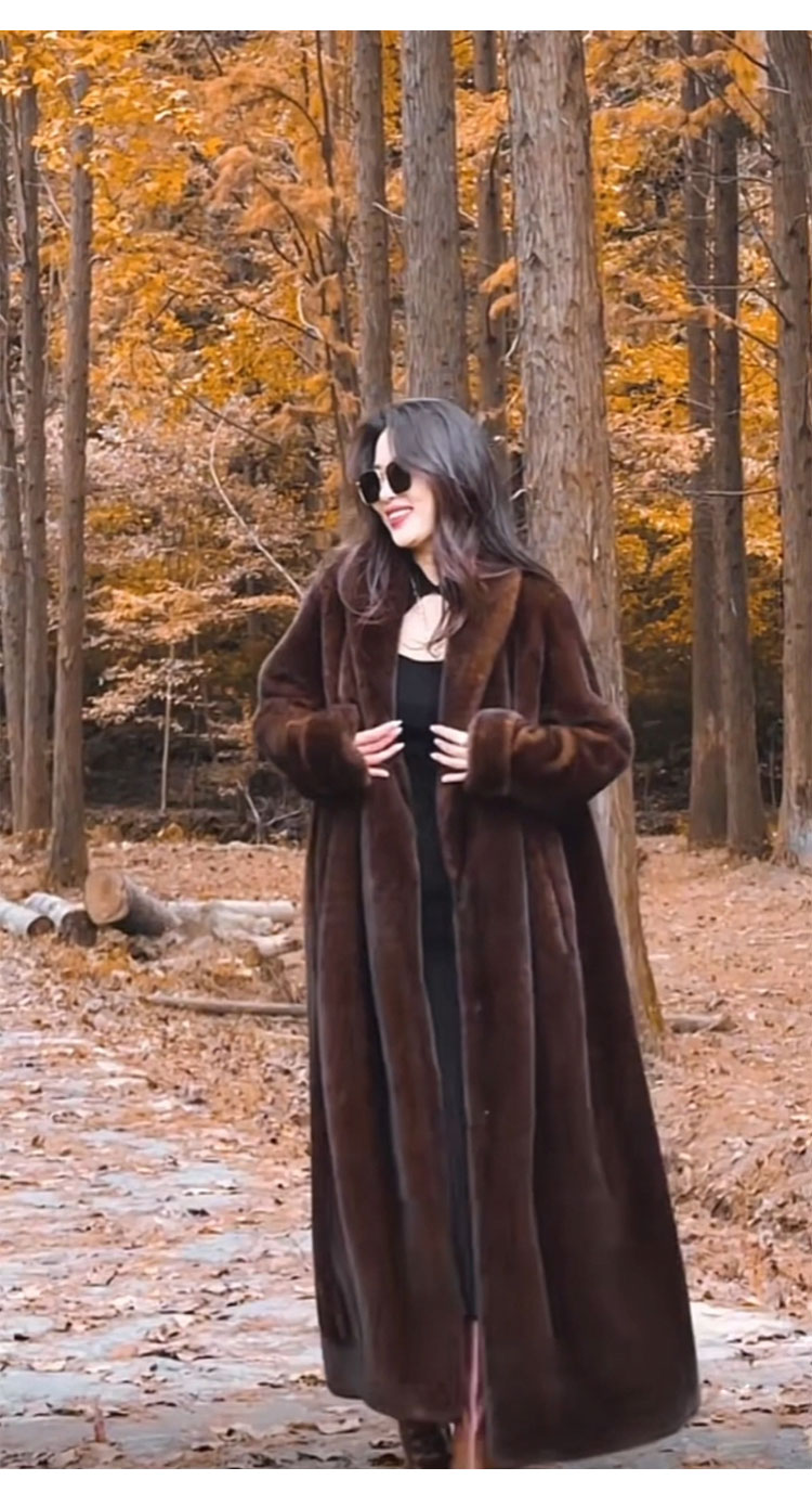 Women's genuine leather fur coat